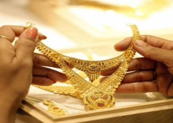 સસરા અને જમાઈએ પોલીસનો સ્વાંગ રચી સોનીવેપારીઓને ઉતારી લીધા શીશામાં…