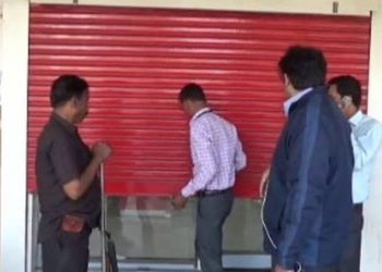 લે ભારે કરી…ATMમાં એવું તે શું બન્યું કે ફટાફટ બંધ કરવું પડ્યું