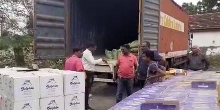 આવી રીતે છૂપાવીને લઇ જવાતો હતો 14.45 લાખનો દારૂ