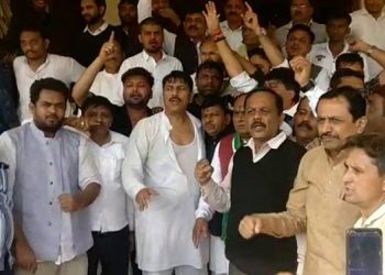 કોંગ્રેસની વિધાનસભા કૂચ પર પાણીમારો, અનેક મોટા નેતાઓની અટકાયત