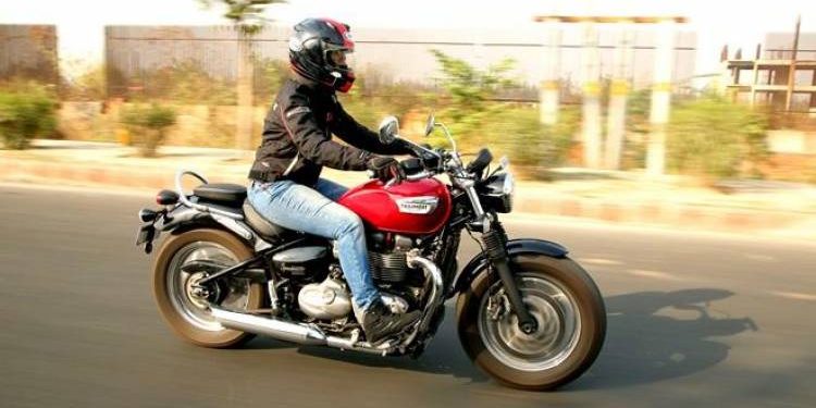 ગામડામા હેલમેટ માટે રામરાજ