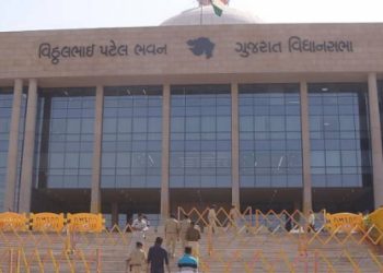 એક દિવસીય સત્ર ઉગ્ર બન્યું, વિપક્ષના ધારાસભ્યો વેલમાં ધસી આવ્યા