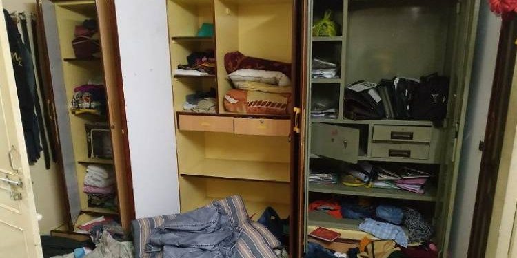 તસ્કરો 12 લાખની સાથે ઘીના ડબા અને ઘઉં પણ લઇ ગયા !