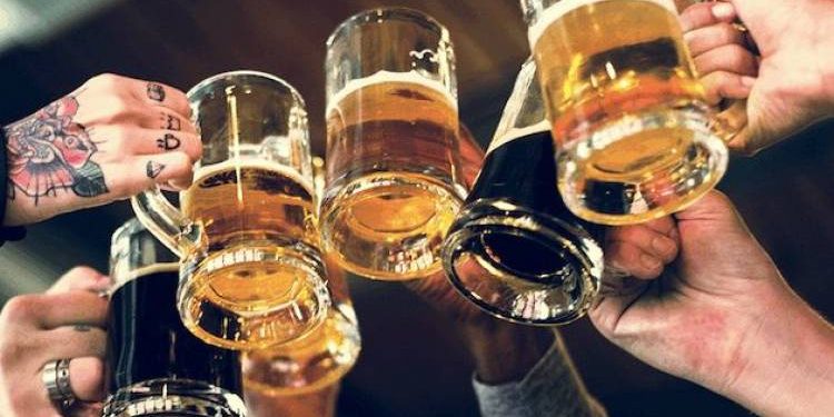 કોઈએ પોલીસ કંટ્રોલરૂમમાં ફોન કર્યો ને હાઈપ્રોફાઈલ શરાબની મહેફિલમાં પડ્યો ભંગ