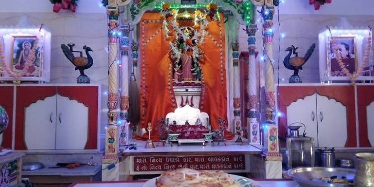સૌરાષ્ટ્રમાં અહીં માતાજીને પિત્ઝા, પાણીપૂરી, કોલ્ડ્રીંક્સનો ભોગ