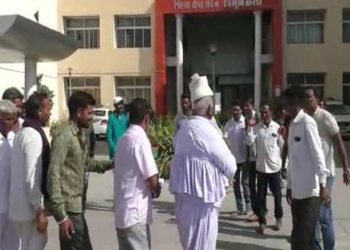 ‘સરકાર ગરબે રમાડવા માગે છે અને અધિકારો દેવા માગતી નથી’