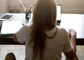 પતિને બદનામ કરવા પત્નીએ સોશ્યલ મીડિયાનો સહારો લઇ અને કર્યું એવું કે…