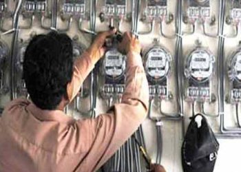 વીજચોરીની નવી મોડસ ઓપરેન્ડી પર પરદો કોણે પાડ્યો.?