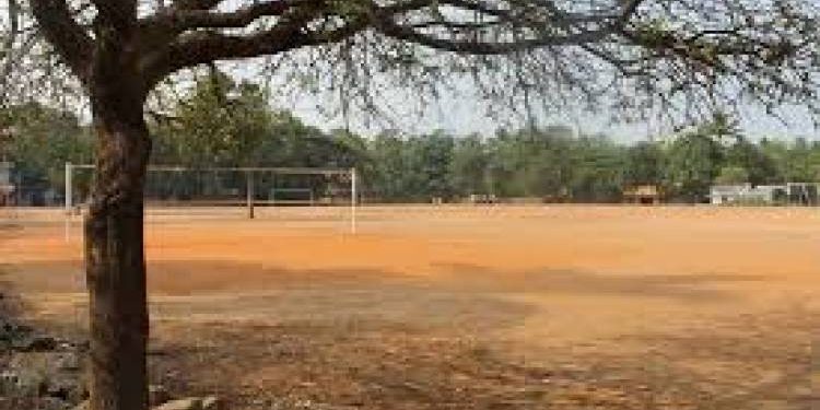 મેદાન વગર ખાનગીશાળાઓ કોની મહેરબાનીથી ચાલે છે.?