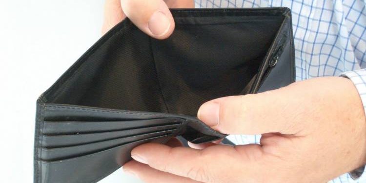 લક્ષ્મીજી તમારા ઘરમાં કાયમી નિવાસ કરે તે માટે કરો આ ખાસ ઉપાય