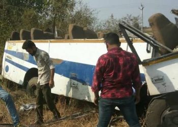 બસ પલટી ખાતા 4નાં કમકમાટીભર્યા મોત, લોહીના ખાબોચ્યા ભરાયા