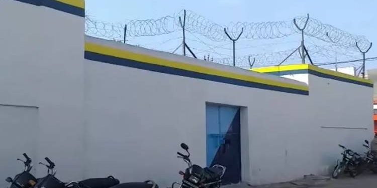 રાજ્યની બે જેલમાં કેદીઓને જલસા, કોલસેન્ટર પકડાયું, ચાર કેદી ફરાર !