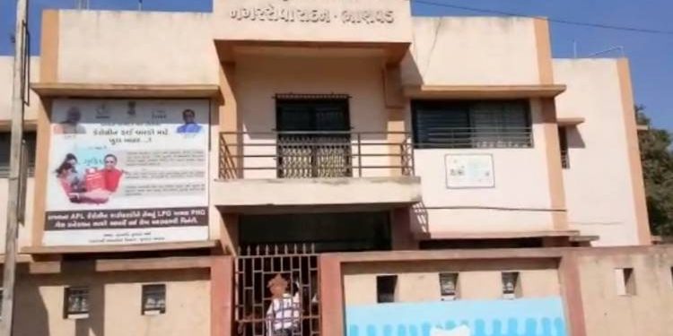 ભાણવડ નગરપાલિકાને સતાના જોરે સુપરસીડ કરવાનો નિર્ણય લોકશાહીની હત્યા:વિક્રમ માડમ