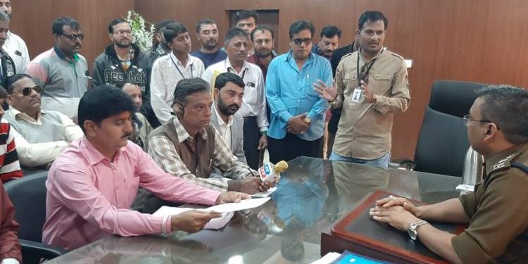 ભાજપ શાષિત દ્વારકા નગરપાલિકાના પ્રમુખ સામે પગલા લેવા પત્રકારોની રજૂઆત