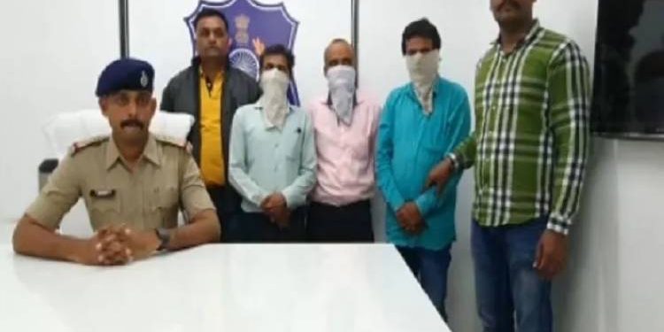 વેવાઇ-વેવાણની પ્રેમ કહાનીમાં હવે નવો ટ્વીસ્ટ, બંને પરિવાર પોલીસ સ્ટેશન કેમ પહોંચ્યા ?