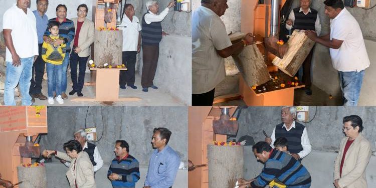 જામનગરના આદર્શ સ્મશાનમાં હવે લાકડા કાપતા નહિ લાગે વાર….