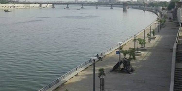 લોકડાઉન કાળાબજારીઓને ફાવી ગયું…