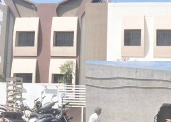 ….અંતે રોયલ સ્કુલના ગેરકાયદેસર રૂમો પર હથોડો ઝીંકાયો…