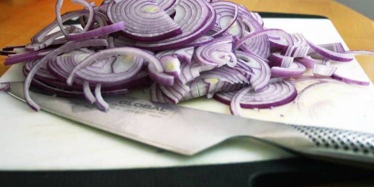 ઉનાળામાં કરો ડુંગળીનો પ્રયોગ લુ થી તો બચી જશો આ ફાયદાઓ પણ થશે