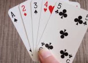 શિક્ષક સંચાલિત જુગારધામ પર પોલીસનો દરોડો