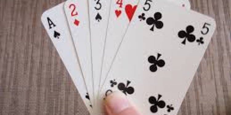 શિક્ષક સંચાલિત જુગારધામ પર પોલીસનો દરોડો