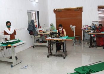 કોરોના મહામારી સામેની લડાઈમાં વાડીનારની સખી મંડળો આપી રહ્યું છે મહત્વનું યોગદાન