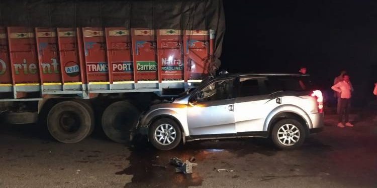 જામનગર પાસીંગની કાર અને ટ્રક વચ્ચે અકસ્માત, 5 ના મોત