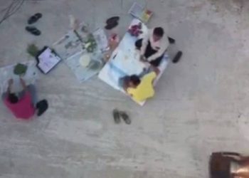 અગાશી પર ભજીયાપાર્ટીની તૈયારી ચાલતી હતી અને ડ્રોન આવ્યું 