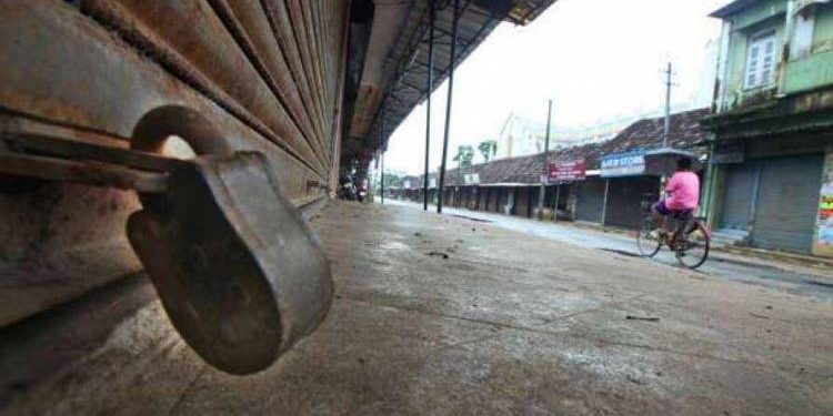 તસ્કરોને દુકાનમાંથી કઈ ના મળ્યું તો કરી એવી વસ્તુની ચોરી કે તમે પણ હસવા લાગશો….