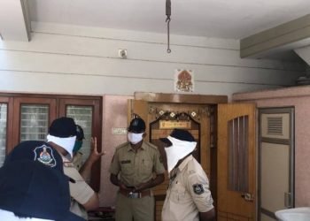 માતાએ બે પુત્રીઓને મોતને ઘાટ ઉતારી પોતે પણ આત્મહત્યા કરી 