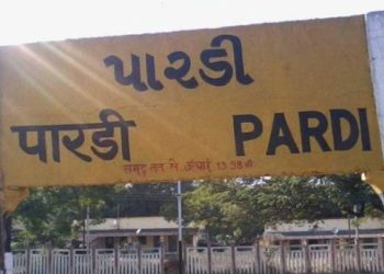 પ્રેમિકાને મળવા યુવક લેડીઝ ડ્રેસ પેહરી નીકળ્યો પોલીસે રોક્યો અને….