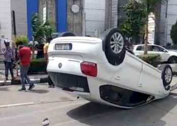 મોંઘીદાટ કારની પલ્ટી….