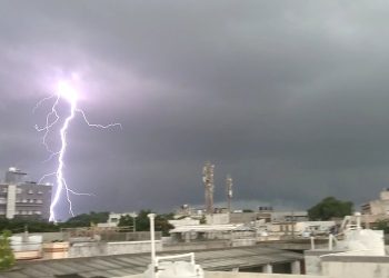 આકાશીય વીજળીથી બચવાના આ છે પગલાઓ