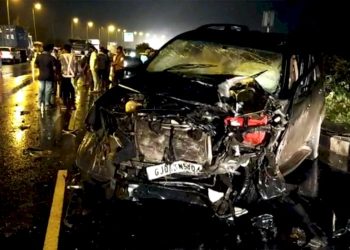 2 કાર સામસામી અથડાઈ અને 5 ના થયા મોત