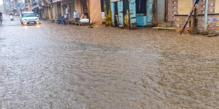 ખંભાળિયામાં ફરી મેઘરાજાનો મુકામ, 2 કલાકમાં 3 ઈંચથી વધુ વરસાદ