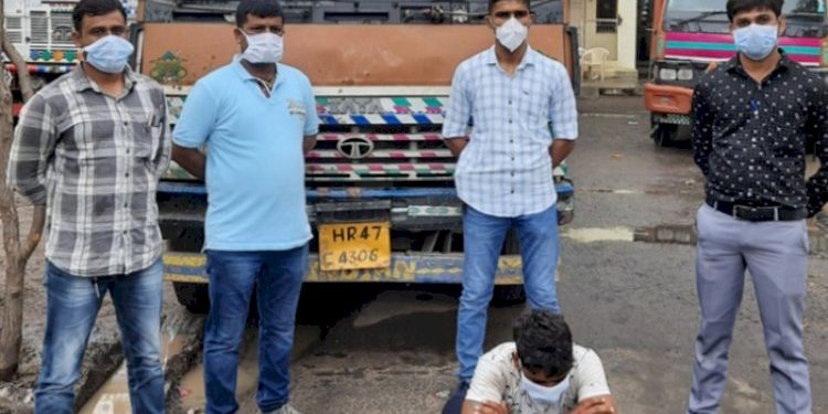 આ વળી નવું લાયા…ઘરવખરીનો સામાન વચ્ચે દારુ