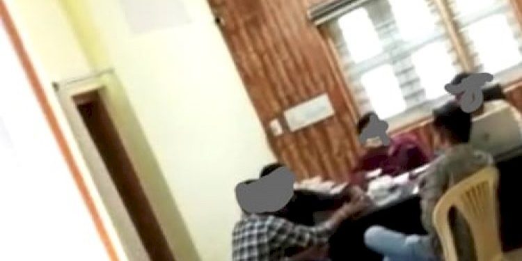 શું ખંભાળિયા પોલીસમથકમાં પોલીસકર્મી જ રમતા હતા જુગાર..? વાઈરલ વિડીયોથી ચકચાર 