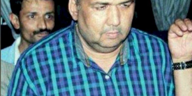 શિક્ષકની ગરિમાને લાંછન લગાડતો લંપટ ધવલ ત્રિવેદી કોણ છે? શું છે તેની લંપટલીલા..