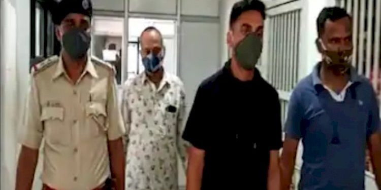 ઝડપાયો એવો શખ્સ જે માંગો તે ડોક્યુમેન્ટ ડુપ્લીકેટ બનાવી આપતો