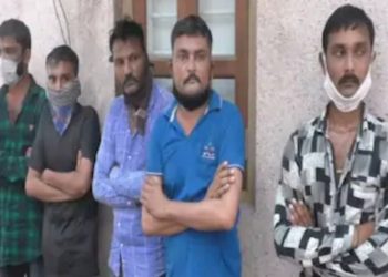 વાહનચાલકોને રોકી પોલીસની ઓળખ આપી તોડ કરતી 5 નકલી પોલીસની ટોળકી ઝડપાઈ