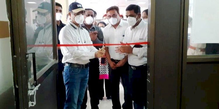 જામનગરની કોવીડ હોસ્પીટલમાં આયુર્વેદ-હોમીયોપેથી OPDનો પ્રારંભ કરાવતા કલેકટર