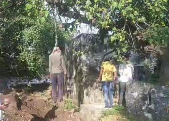 દ્વારકા:વરવાળા હાઈ વે પર વૃક્ષ પર લટકતી લાશ, પોલીસ દોડી ગઈ