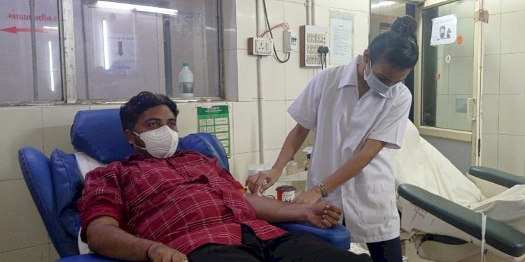 Mysamachar.in ના કેમેરામેને પ્લાઝમા ડોનેટ કરી કોરોના દર્દીને થયા મદદરૂપ..