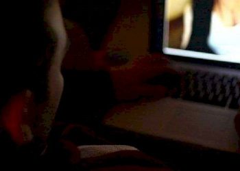 જો તમને કોઈ અજાણી યુવતીનો વિડીયો કોલ આવે છે અને તમે રીસીવ કરો છો તો એલર્ટ થઇ જજો