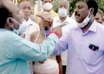 સાંસદ અને અપક્ષ કોર્પોરેટર જાહેરમાં જ સામસામે આવી ગયા