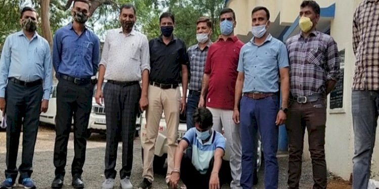 50 ના દરની 5644 નકલી ચલણી નોટો સાથે ઝડપાયો એક શખ્સ