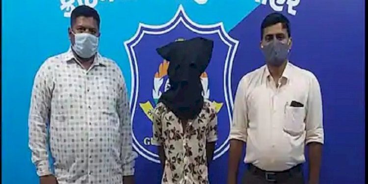 કચરો વીણતા યુવક પાસે અચાનક મોંઘીદાટ બાઈક અને મોબાઈલ આવ્યા અને પછી