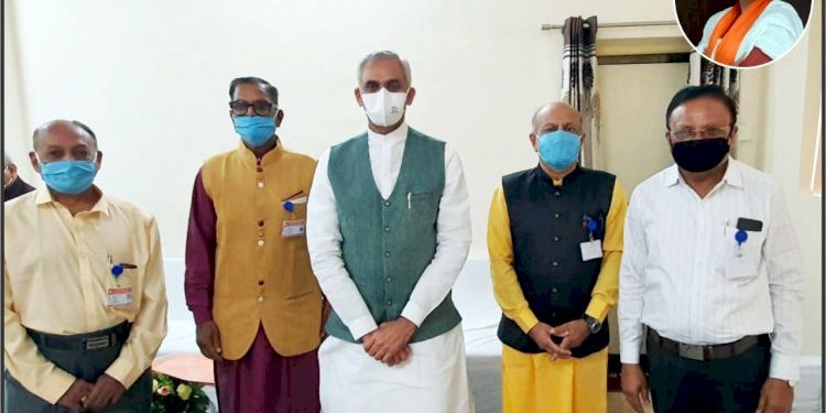 જામનગરની આર્યસમાજ સંસ્થાના પ્રમુખ સહિતના ટ્રસ્ટીઓએ રાજ્યપાલની શુભેચ્છા મુલાકાત લીધી