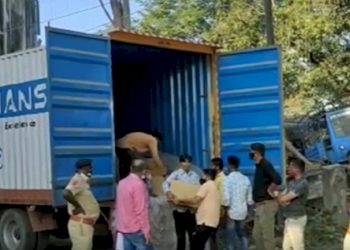 અહો આશ્ચર્યમ.. રાજ્ય GST  વિભાગને ઇ-વે બીલના ચેકિંગ દરમિયાન 33 લાખનો દારૂ મળી આવ્યો