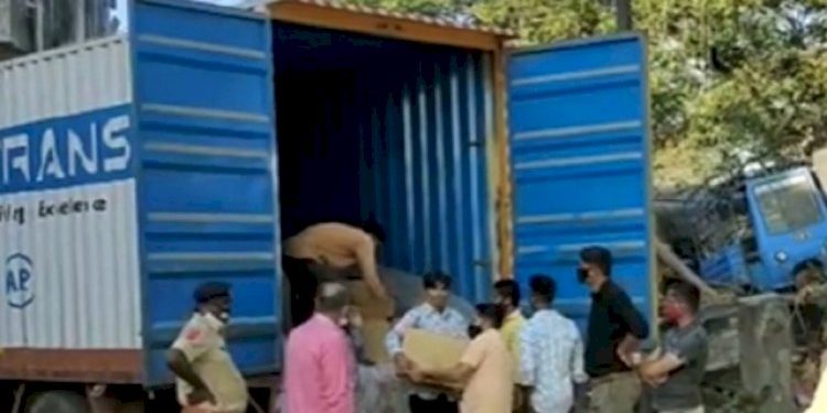 અહો આશ્ચર્યમ.. રાજ્ય GST  વિભાગને ઇ-વે બીલના ચેકિંગ દરમિયાન 33 લાખનો દારૂ મળી આવ્યો